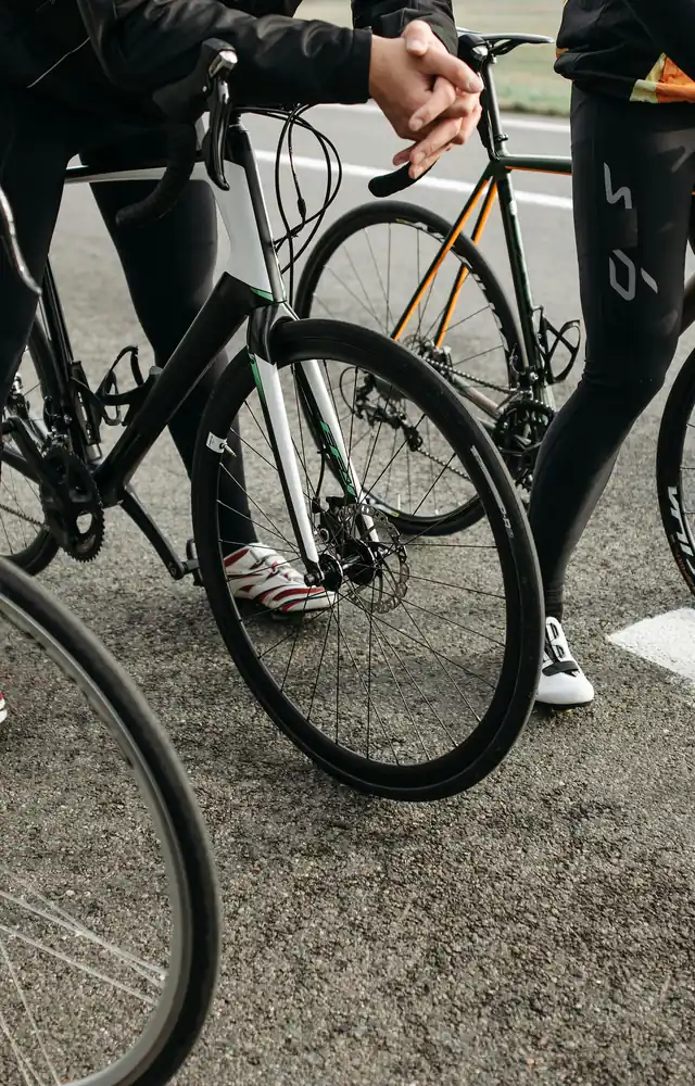 Bicicleta moderna con estética deportiva